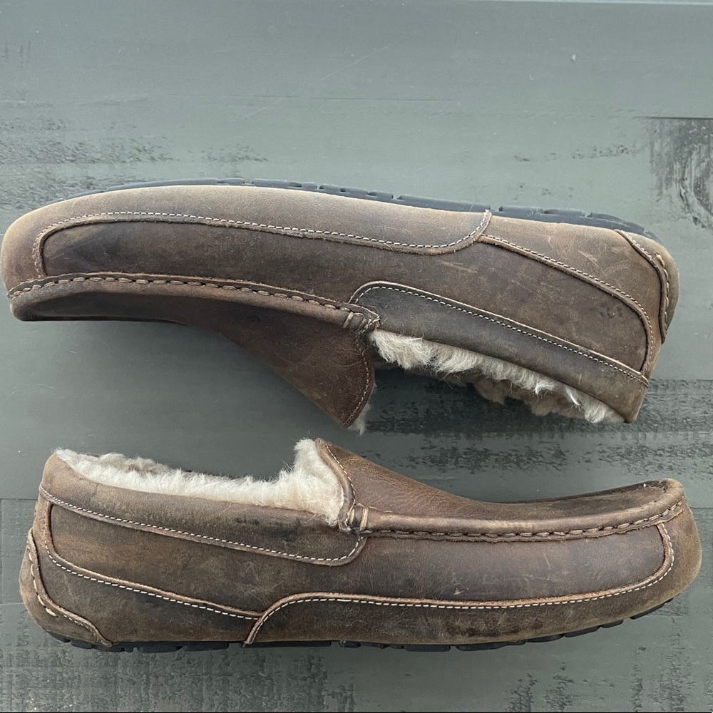 Mens Uggs Ascot Slipper in Leather Brown - Size 11